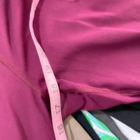 Victoria's Secret Sport Maroon Capri Biker Shorts With Mesh Detailing Size Large - Picture 4 of 8